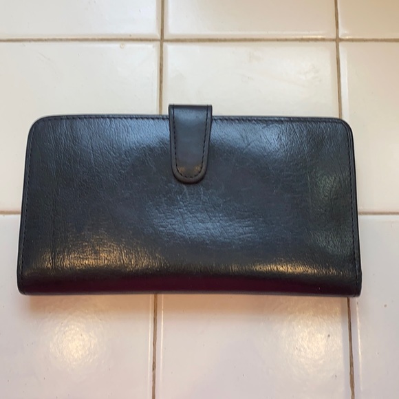 Coach leather black wallet pre-owned, still in good condition - Picture 1 of 9